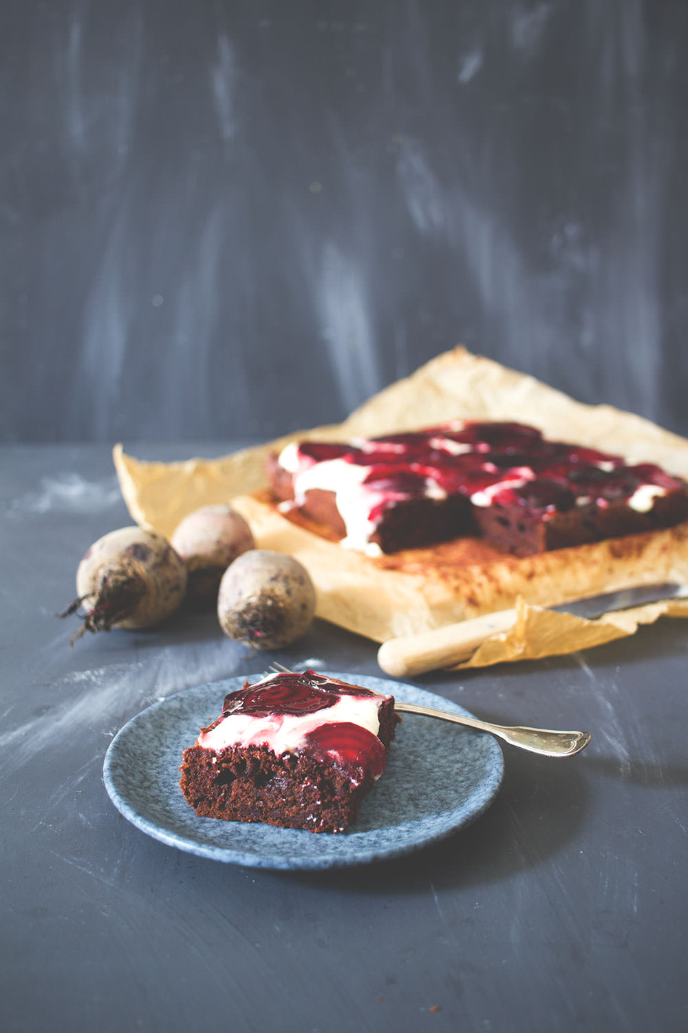 Rezept für saftigen Rote-Bete-Schokoladen-Kuchen | moeyskitchen.com