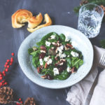 Rezept für Babyspinat-Salat mit roten Trauben, Blauschimmelkäse und Pekannüssen | moeyskitchen.com