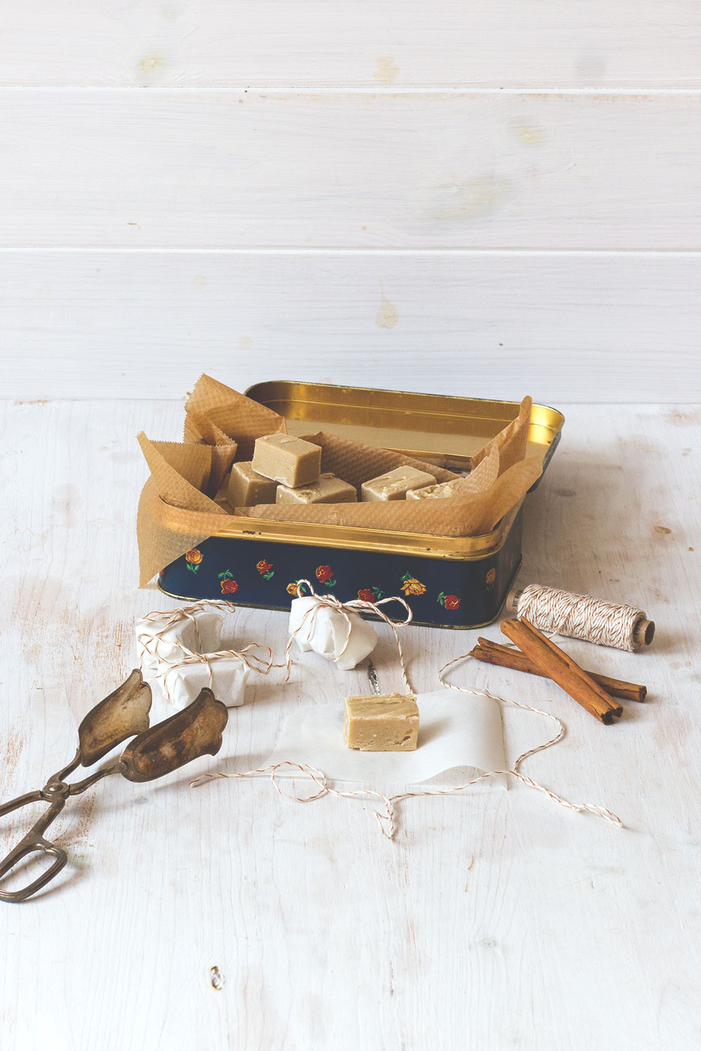 Rezept für Gingerbread Cookie Dough Fudge | Geschenkideen aus der Küche | moeyskitchen.com