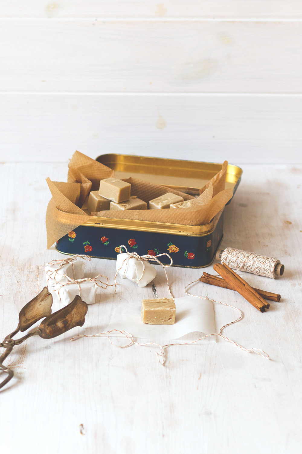 Rezept für Gingerbread Cookie Dough Fudge | Geschenkideen aus der Küche | moeyskitchen.com