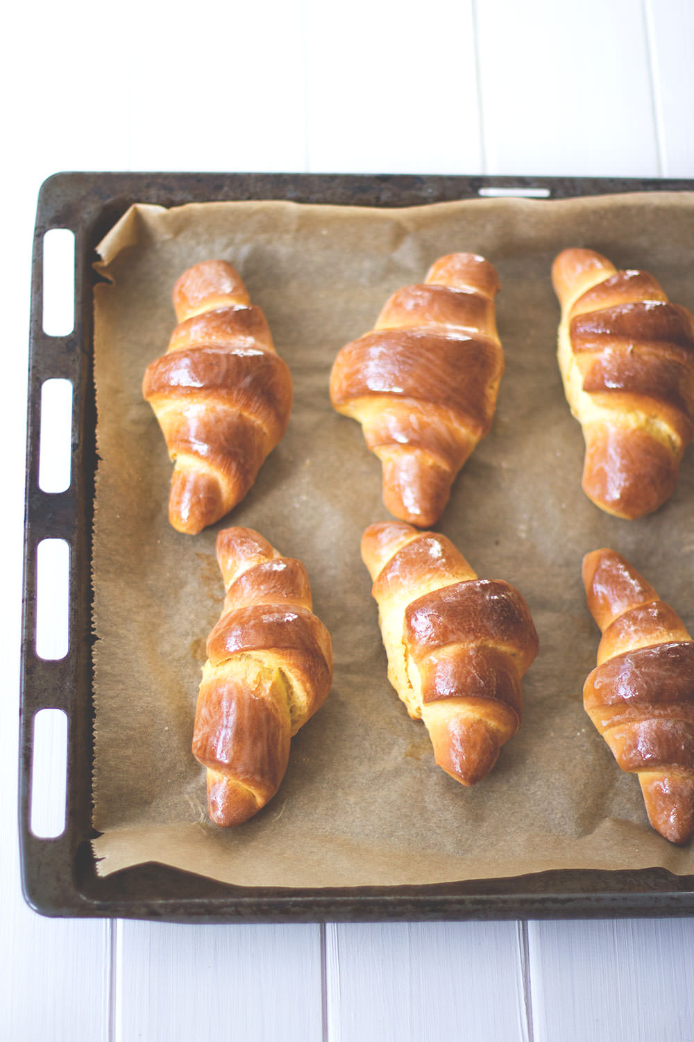 Süßkartoffel-Hörnchen mit Ahornsirup-Butter