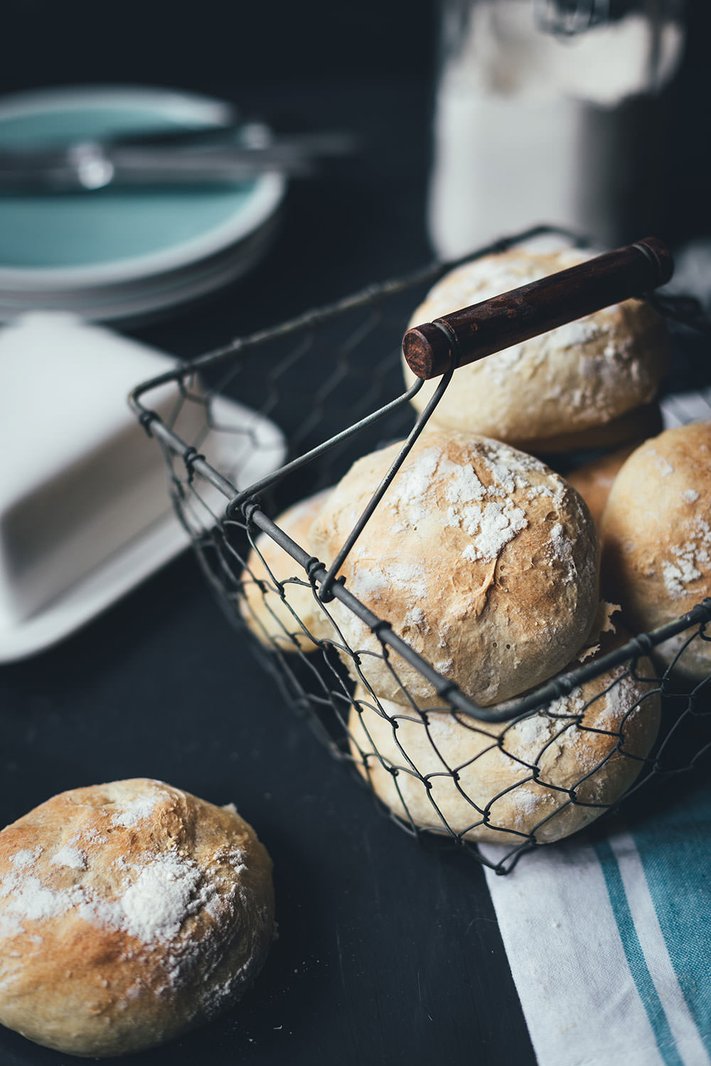 Rezept für knusprige Kartoffelbrötchen | moeyskitchen.com #brötchen #backen #brotbacken #frühstück #kartoffelbrötchen #kartoffeln #thermomix #thermomixrezepte #rezepte #foodblogger #sonntagsfrühstück