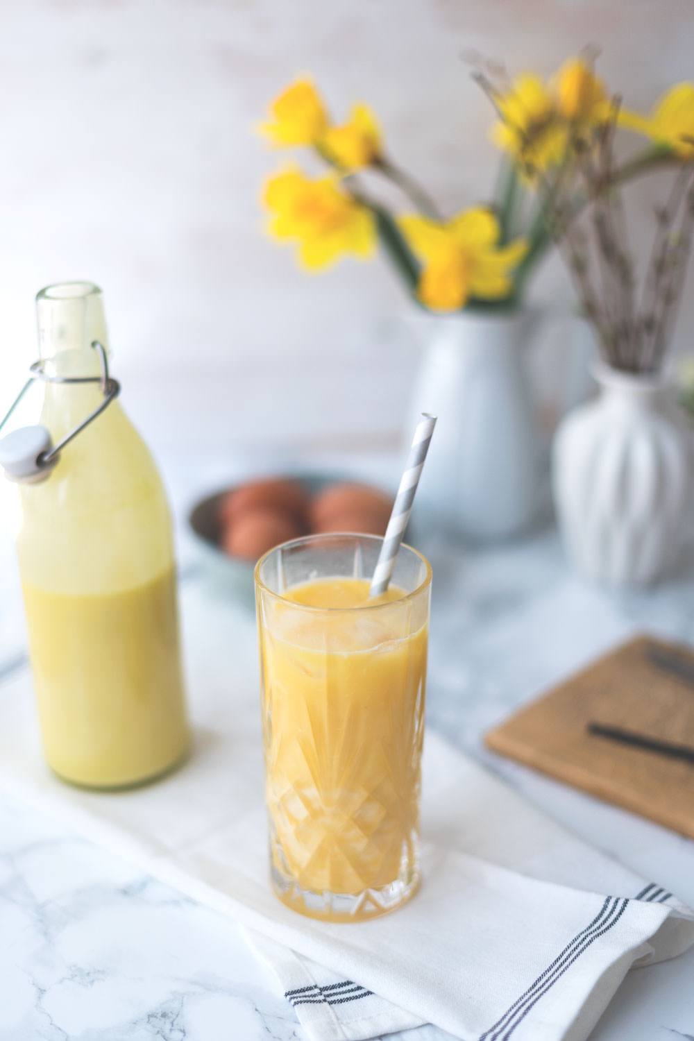 Rezept für selbst gemachten Eierlikör (mit und ohne Thermomix) | Foodblogger-Osterbrunch | moeyskitchen.com