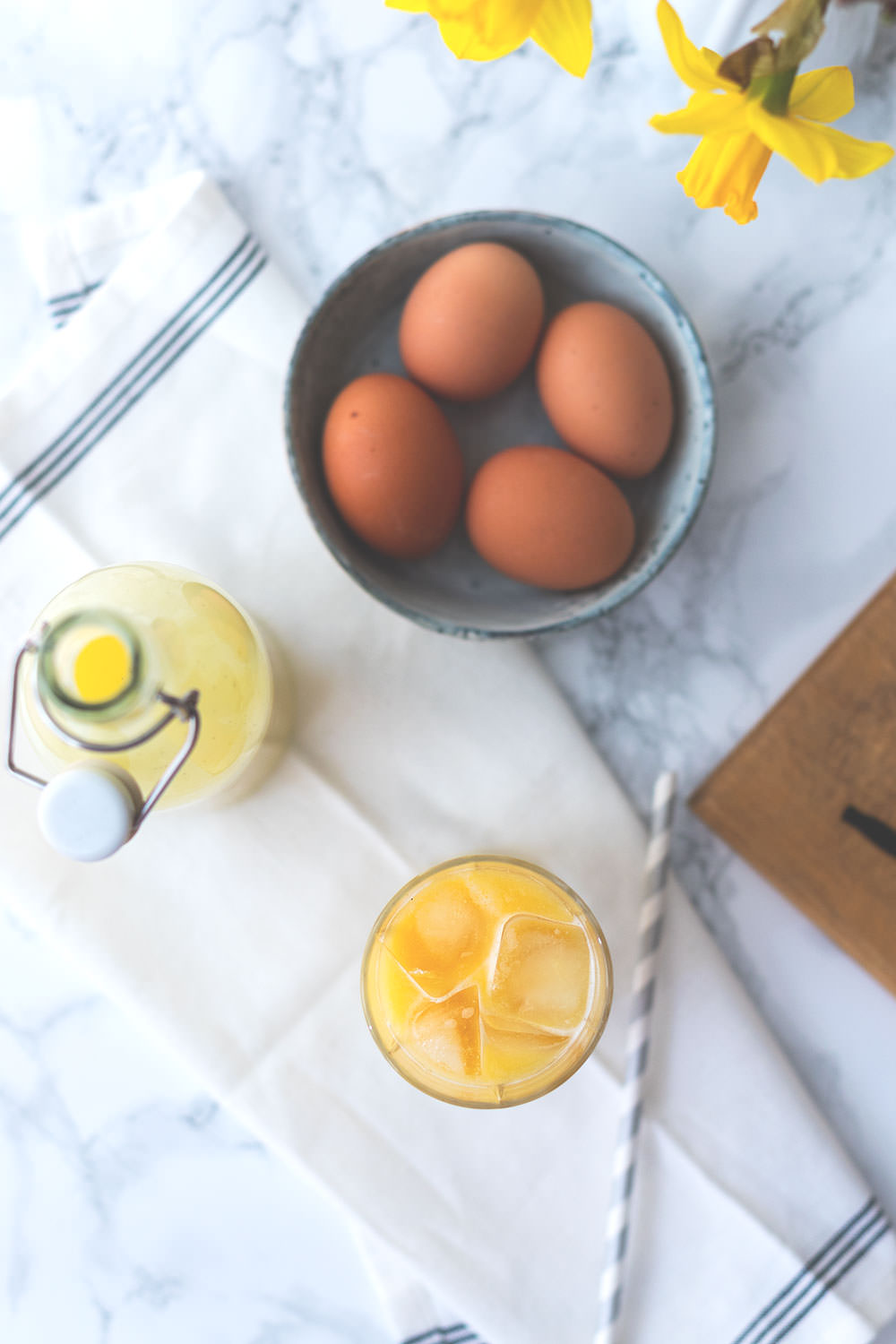 Rezept für selbst gemachten Eierlikör (mit und ohne Thermomix) | Foodblogger-Osterbrunch | moeyskitchen.com