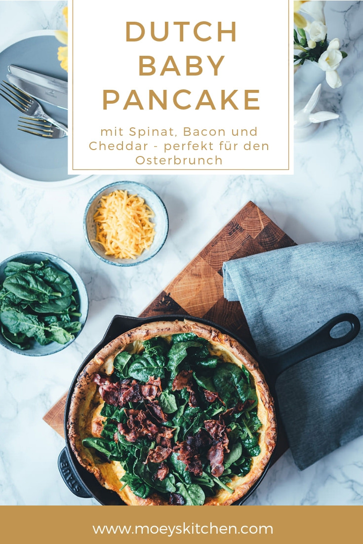 Rezept für herzhaften Dutch Baby Pancake | herzhafter Pfannkuchen aus dem Ofen, gefüllt mit Spinat, Bacon und Cheddar | perfekt fürs Sonntagsfrühstück oder den Osterbrunch | moeyskitchen.com #durchbabypancake #dutchbaby #pfannkuchen #pancakes #sonntagsfrühstück #osterbrunch #rezepte #foodblogger