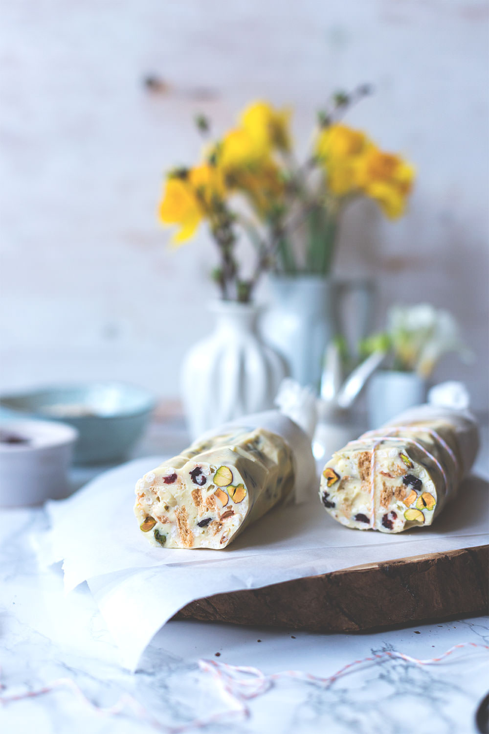 Rezept für weiße Schokoladensalami | Geschenke aus der Küche | Foodblogger-Osterbrunch | moeyskitchen.com