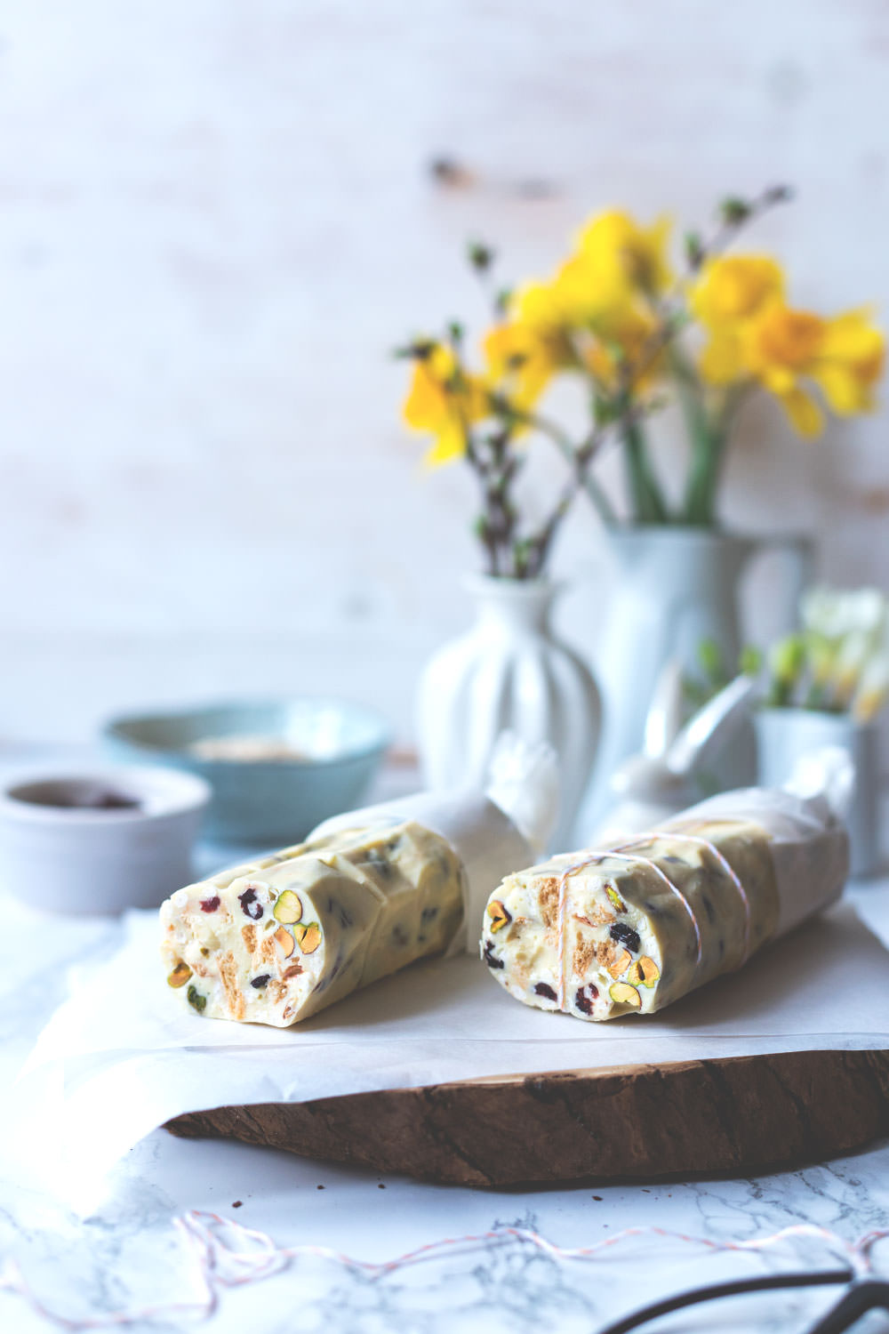 Rezept für weiße Schokoladensalami | Geschenke aus der Küche | Foodblogger-Osterbrunch | moeyskitchen.com