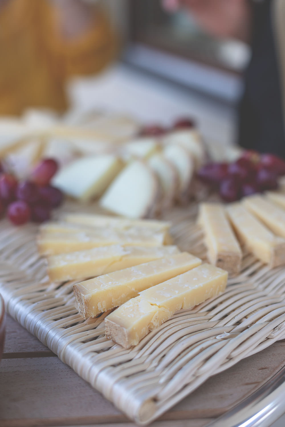 Werbung | Mit Microplane in München | Le chalet du fromage auf dem Elisbethmarkt in Schwabing | moeyskitchen.com