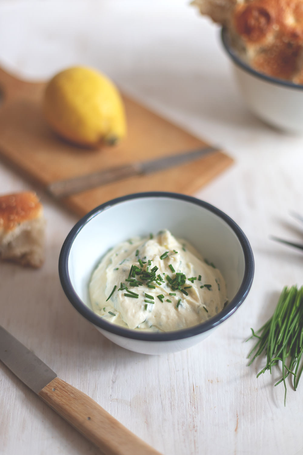 Rezept für selbst gemachten Frischkäse aus Vollmilch | Thermomix-Donnerstag (TM5) | moeyskitchen.com