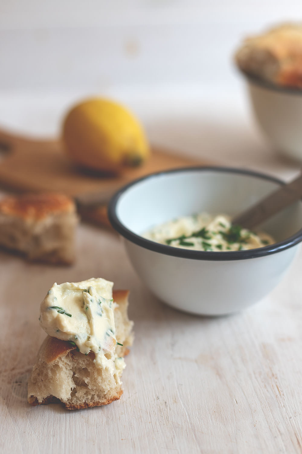 Rezept für selbst gemachten Frischkäse aus Vollmilch | Thermomix-Donnerstag (TM5) | moeyskitchen.com