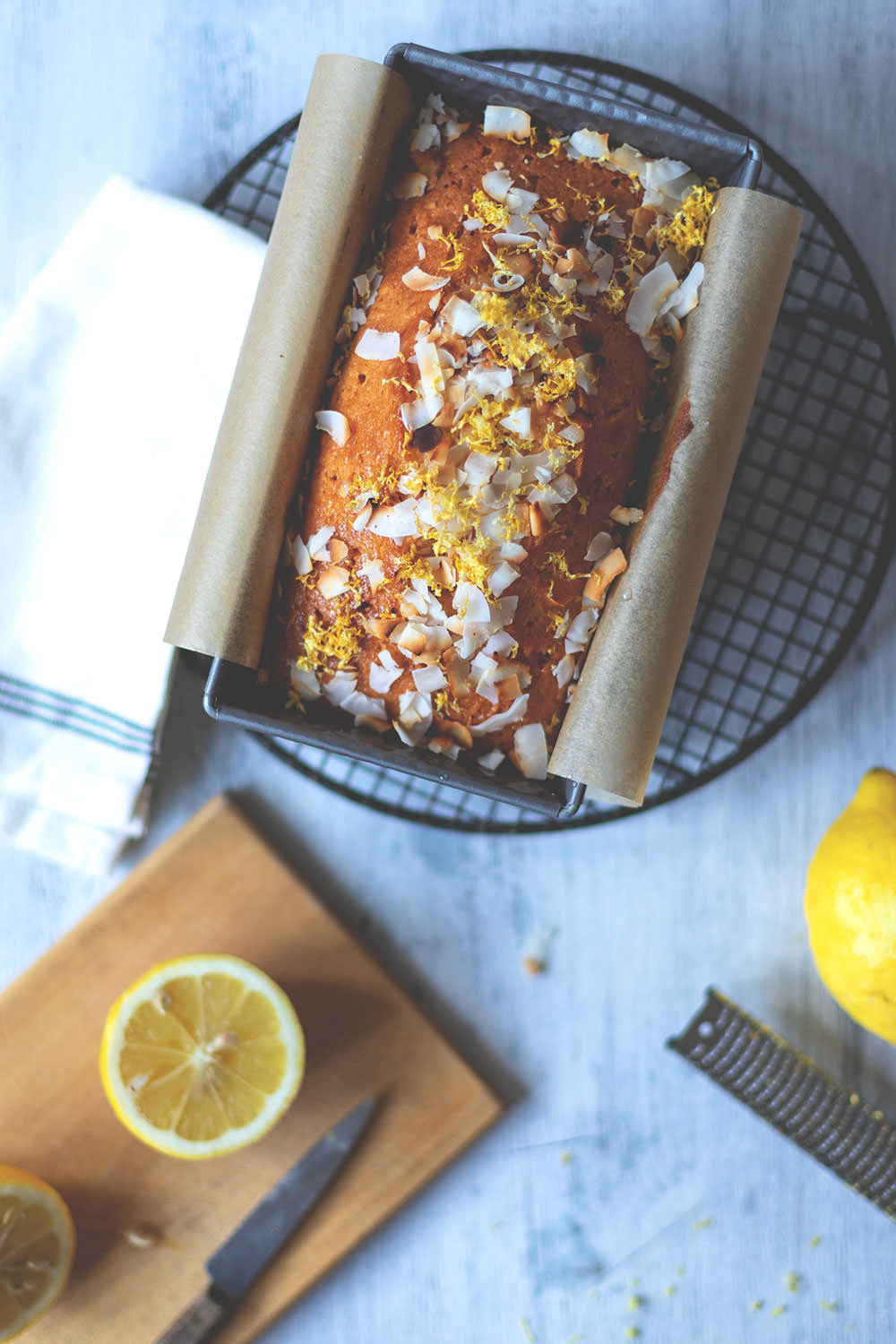 Rezept für schnellen Kokos-Zitronen-Kuchen | moeyskitchen.com