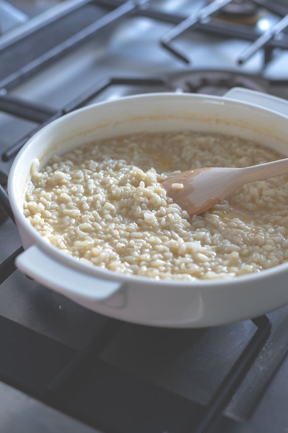 Rezept für Ofenrisotto mit grünen Bohnen und Haselnusskernen | Saisonal schmeckt's besser | moeyskitchen.com #ofenrisotto #risotto #grünebohnen #rezept #kochen