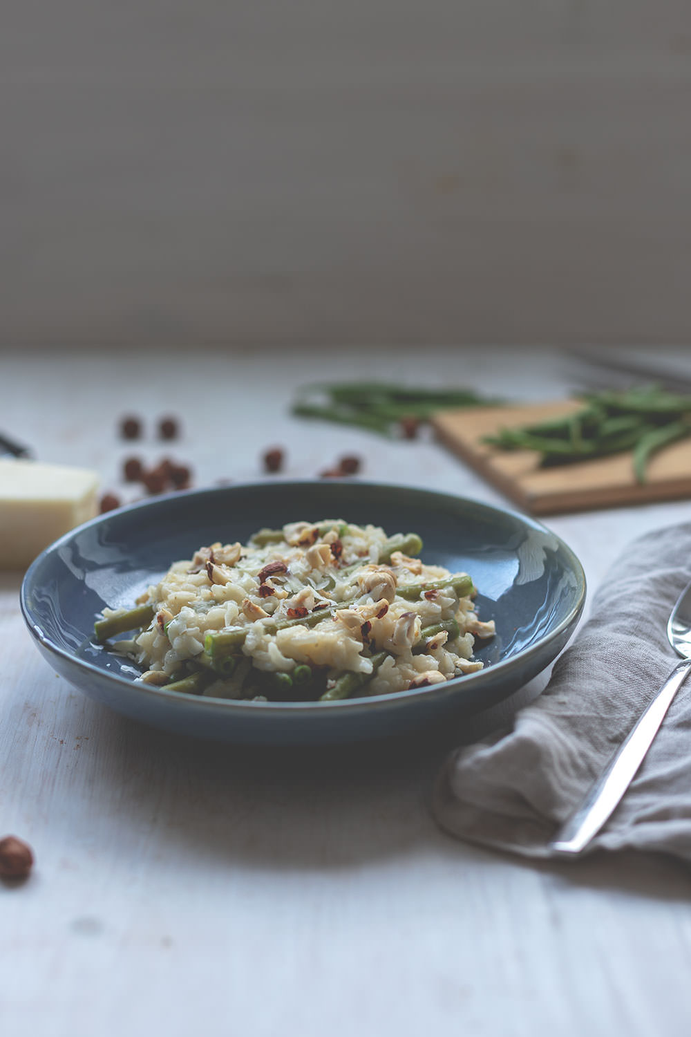 Rezept für Ofenrisotto mit grünen Bohnen und Haselnusskernen | Saisonal schmeckt's besser | moeyskitchen.com #ofenrisotto #risotto #grünebohnen #rezept #kochen