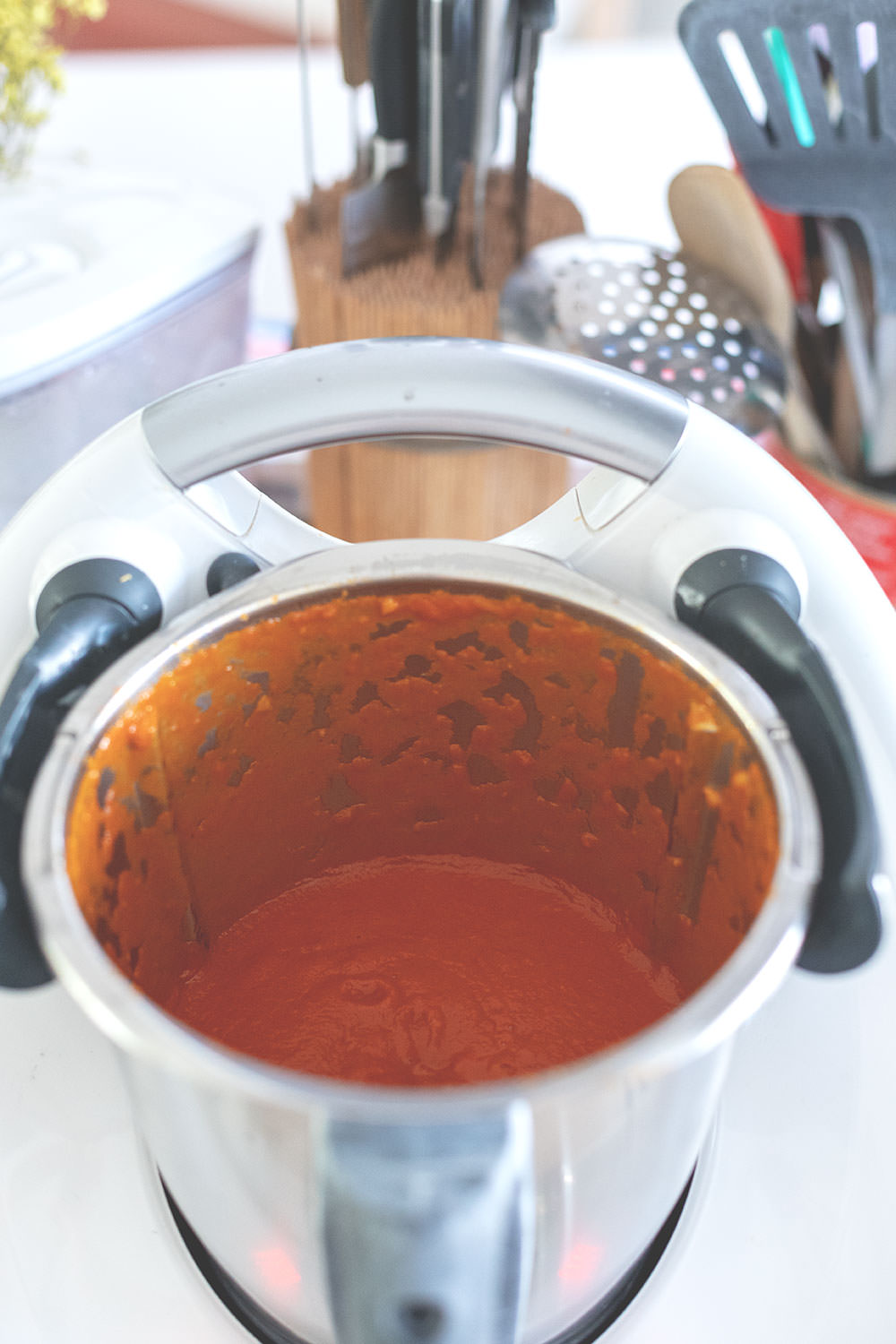 Rezept für rauchig-fruchtigen Pfirsich-Ketchup (Rezept mit und ohne Thermomix) | moeyskitchen.com #pfirsichketchup #ketchup #rezept #thermomix
