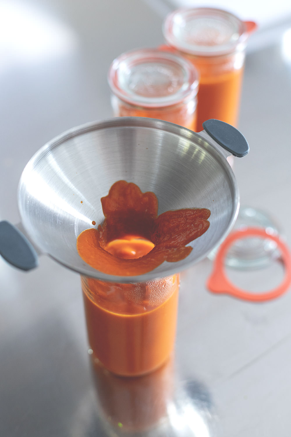 Rezept für rauchig-fruchtigen Pfirsich-Ketchup (Rezept mit und ohne Thermomix) | moeyskitchen.com #pfirsichketchup #ketchup #rezept #thermomix