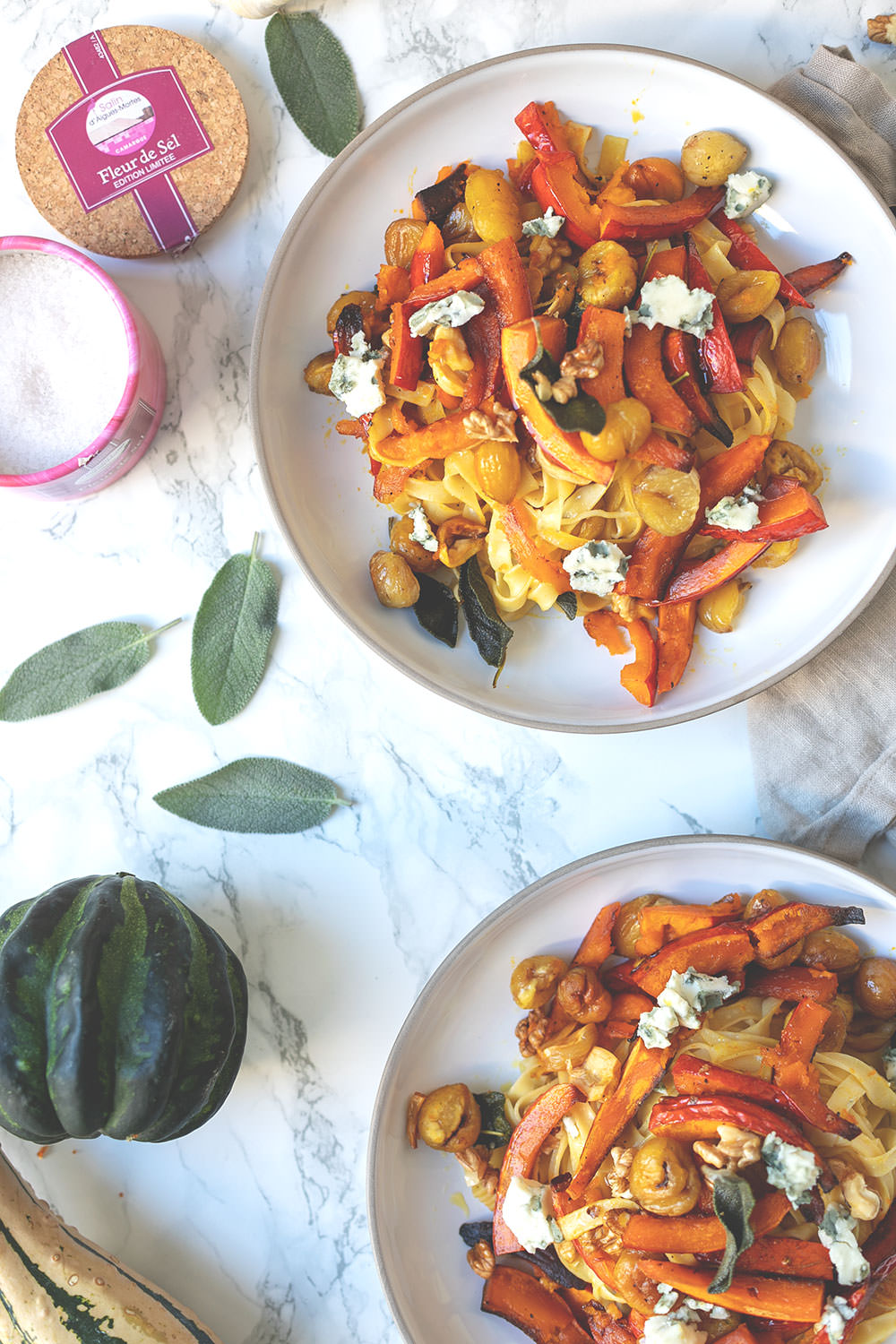 Rezept für Frische Pasta mit Maronen, Kürbis, Salbei und Roquefort #francebonappetit | moeyskitchen.com #frankreich #foodblog #rezept #kürbis #maronen #roquefort #vegetarisch #pasta