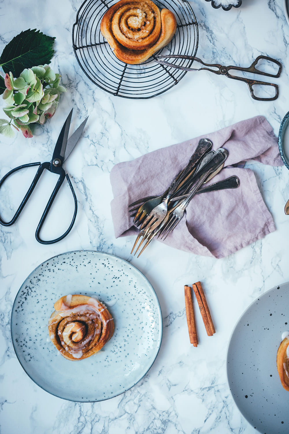Rezept für dänische Zimtschnecken / Kanelsnegle | super schnell und einfach zu machen | moeyskitchen.com