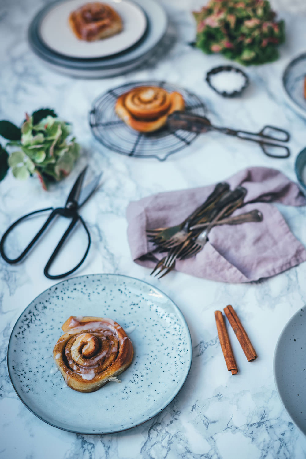 Rezept für dänische Zimtschnecken / Kanelsnegle | super schnell und einfach zu machen | moeyskitchen.com