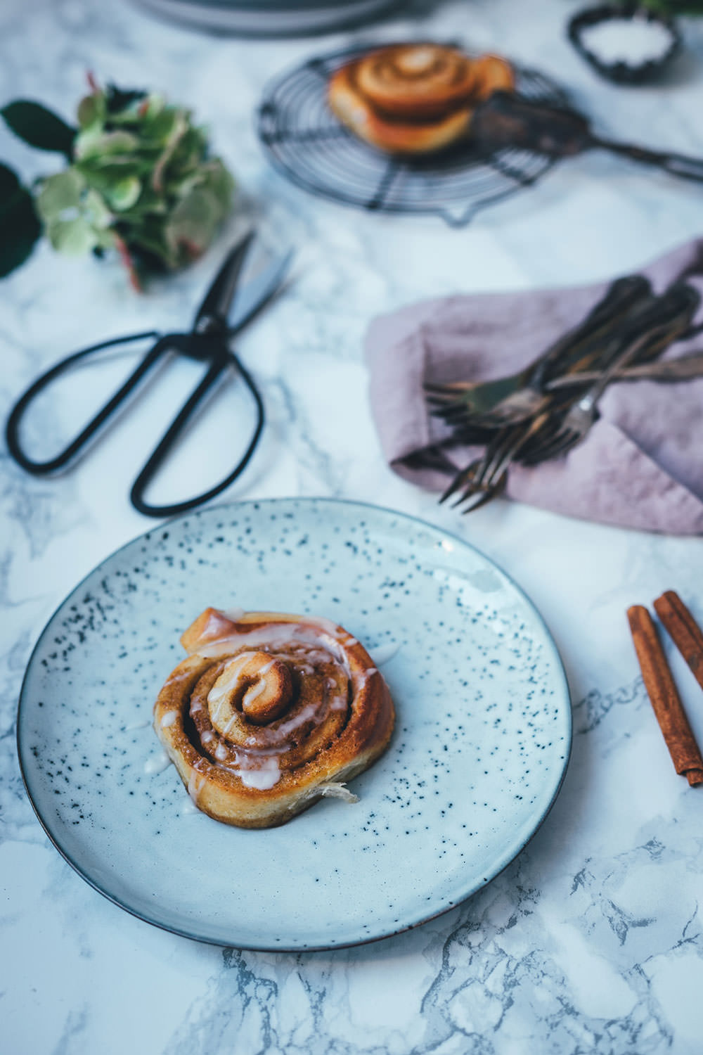 Rezept für dänische Zimtschnecken / Kanelsnegle | super schnell und einfach zu machen | moeyskitchen.com