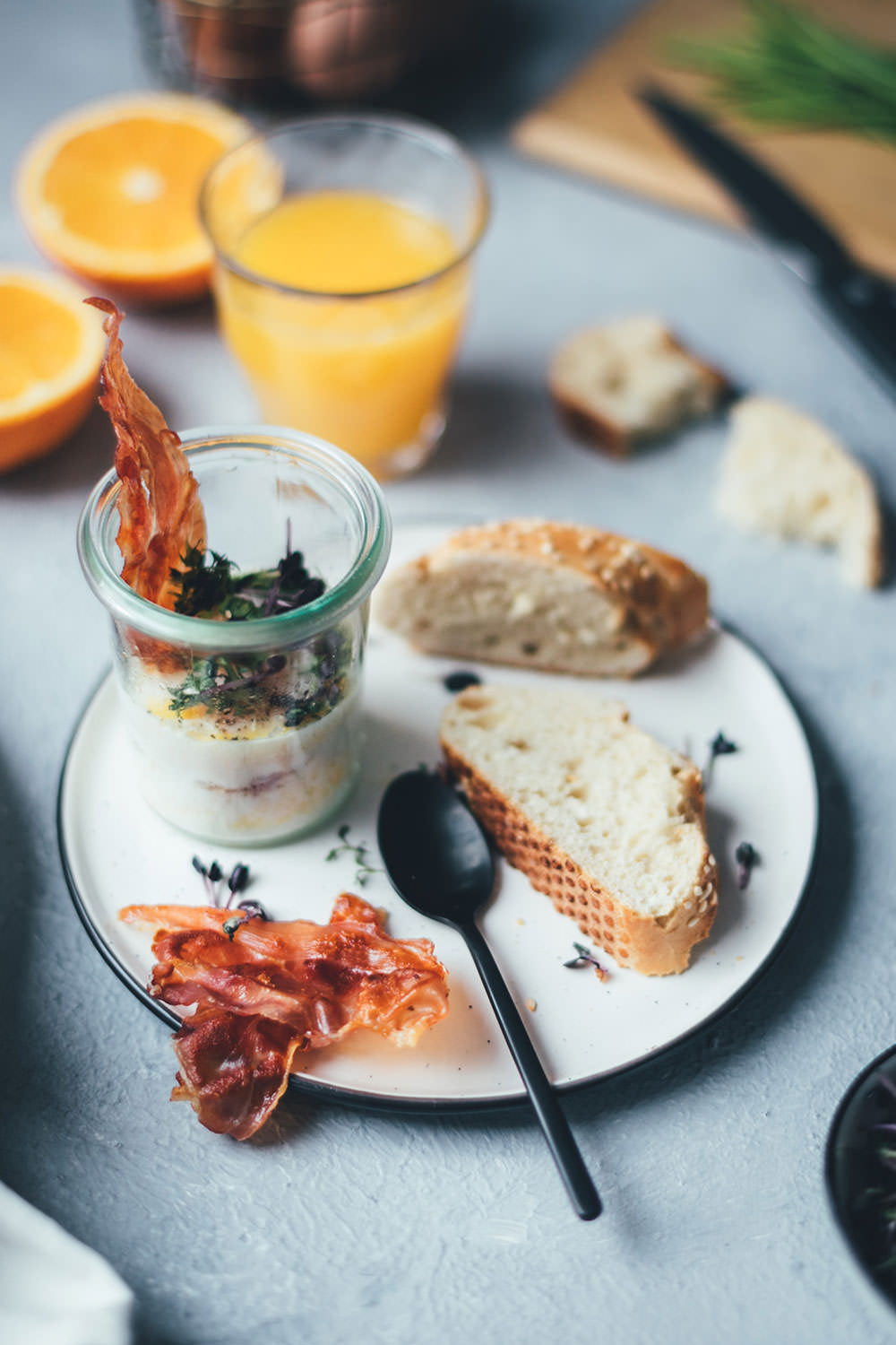 Rezept für Eier im Glas (Oeufs cocotte) zum Sonntagsfrühstück | The Sunday Breakfast Club | moeyskitchen.com #eierimglas #oeufscocotte #oeufsencocotte #sonntagsfrühstück #frühstück #breakfast #frühstücksei