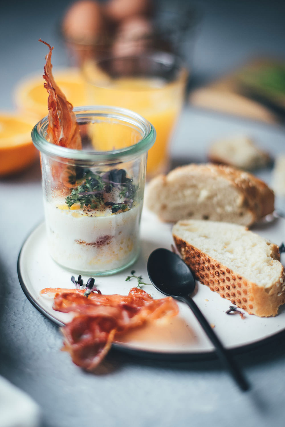 Rezept für Eier im Glas (Oeufs cocotte) zum Sonntagsfrühstück | The Sunday Breakfast Club | moeyskitchen.com #eierimglas #oeufscocotte #oeufsencocotte #sonntagsfrühstück #frühstück #breakfast #frühstücksei