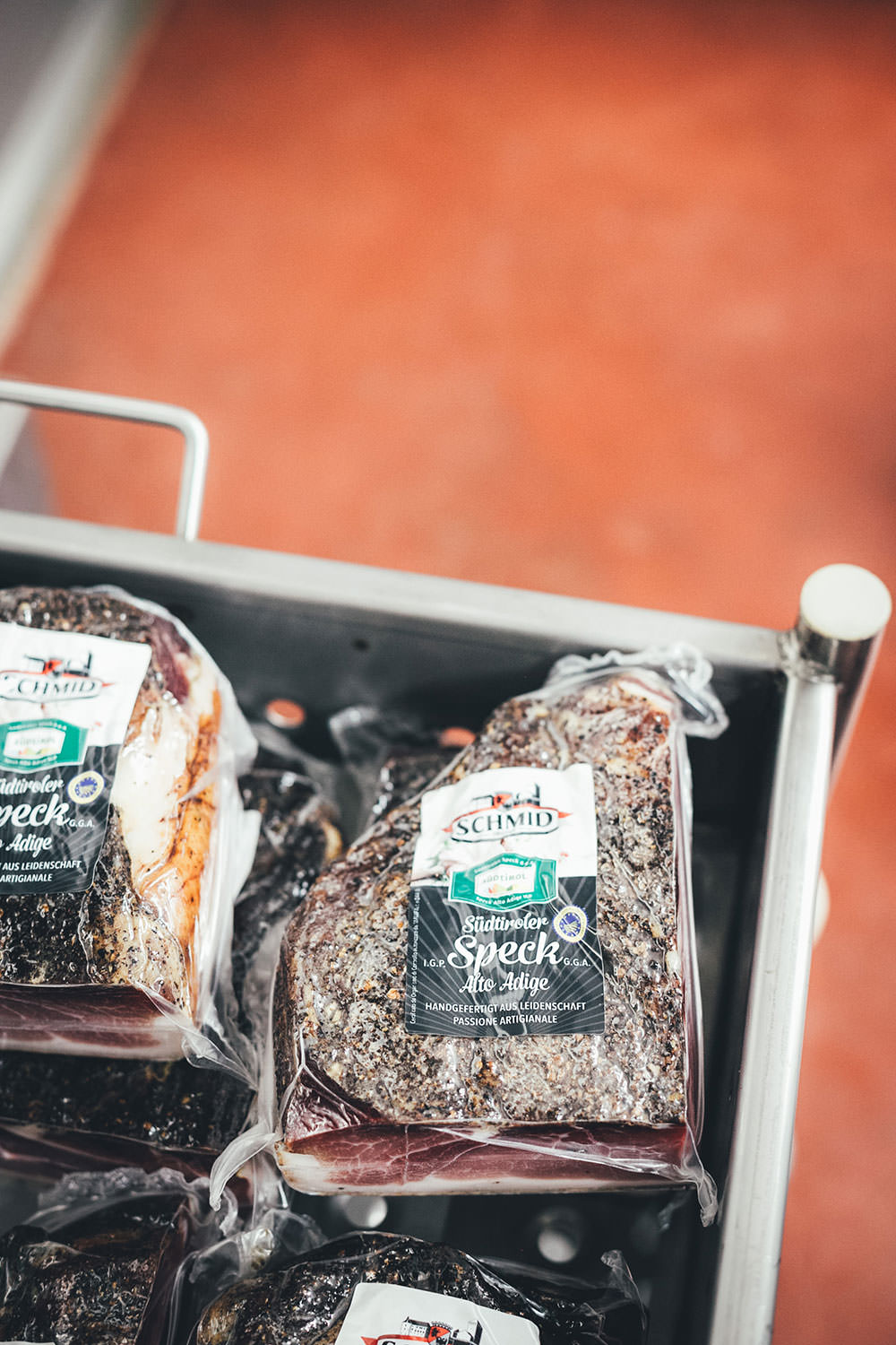 Auf Genussreise durch Südtirol mit Südtiroler Speck g.g.A., Südtiroler Apfel g.g.A., Stilfser g.U. Käse und Südtirol DOC Wein | moeyskitchen.com #südtirol #southtyrol #suedtirol #altoadige #QualitätEuropa #EnjoyItsFromEurope #SuedtirolerApfel #StilfserKaese #SuedtirolerSpeck #SuedtirolWein