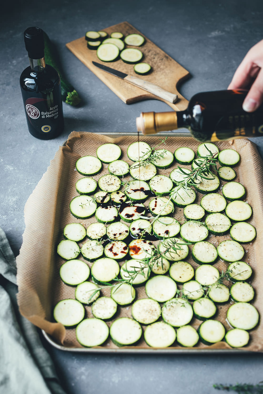 Rezept für Pasta und Ofen-Zucchini mit Aceto Balsamico di Modena g.g.A. (Werbung) | moeyskitchen.com #pasta #nudeln #spaghetti #fettuccine #balsamico #acetobalsamico #acetobalsamicodimodena #zucchini #courgette #sommer  #foodblogger #rezepte