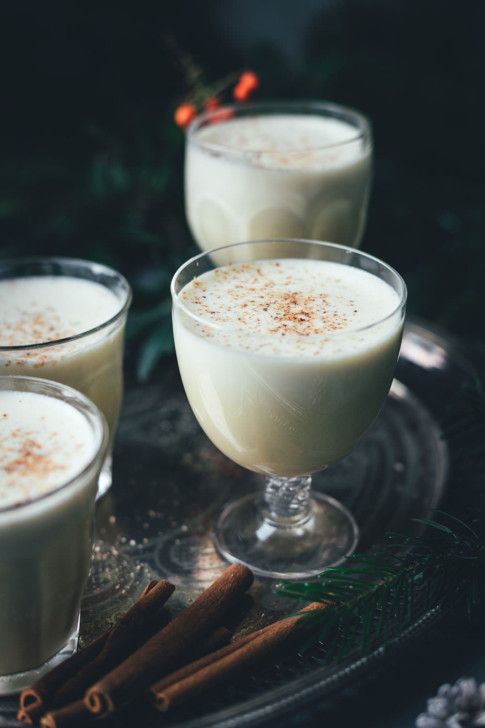 Rezept für warmen Eggnog | amerikanischer Eierpunsch, der hervorragend zu Weihnachten passt | mit oder ohne Alkohol möglich | zur Zubereitung im Topf oder Thermomix | moeyskitchen.com #rezepte #eggnog #eierpunsch #drink #heißgetränke #weihnachten #weihnachtszeit #foodbloger #foodbloggeradventskalender