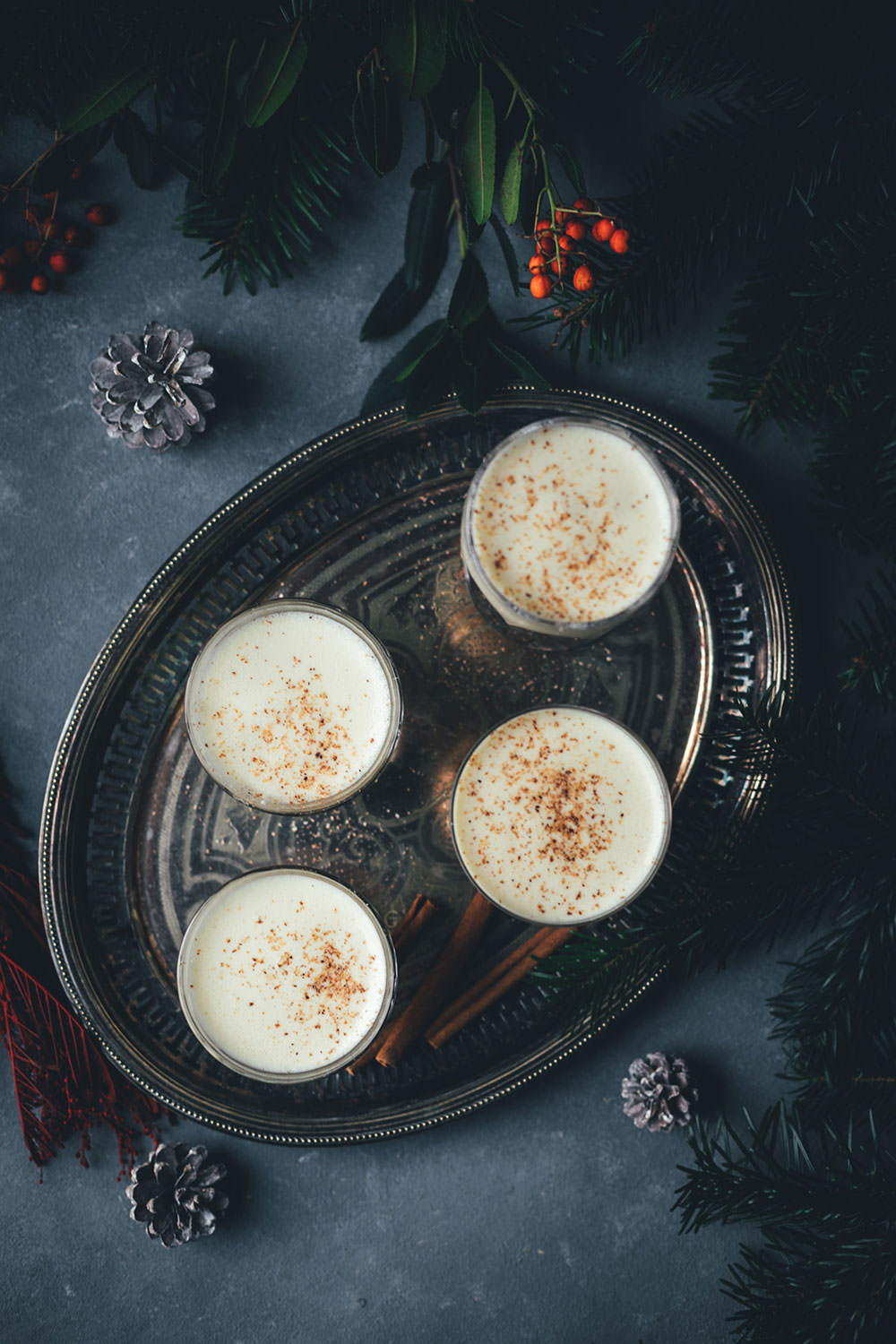 Rezept für warmen Eggnog | amerikanischer Eierpunsch, der hervorragend zu Weihnachten passt | mit oder ohne Alkohol möglich | zur Zubereitung im Topf oder Thermomix | moeyskitchen.com #rezepte #eggnog #eierpunsch #drink #heißgetränke #weihnachten #weihnachtszeit #foodbloger #foodbloggeradventskalender