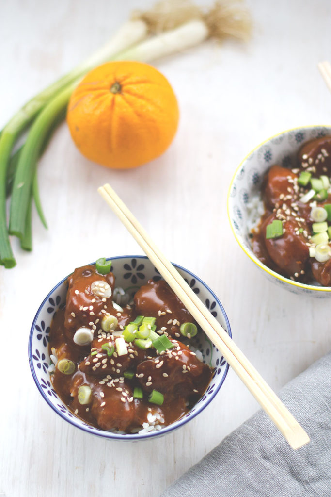 Rezept für Orange Chicken – knuspriges Hähnchenbrustfilet mit Orangensauce | moeyskitchen.com #orangechicken #rezepte #feierabendküche #schnellerezepte #asiatisch #hauptgerichte