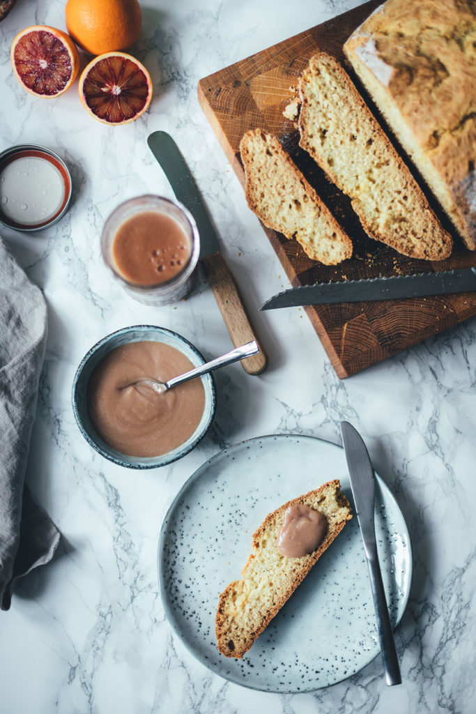 Rezept für irisches Soda-Bread | einfaches Brot, das mit Natron gebacken wird | moeyskitchen.com #sodabread #brot #brotbacken #einfachesbrot #rezepte #foodblogger