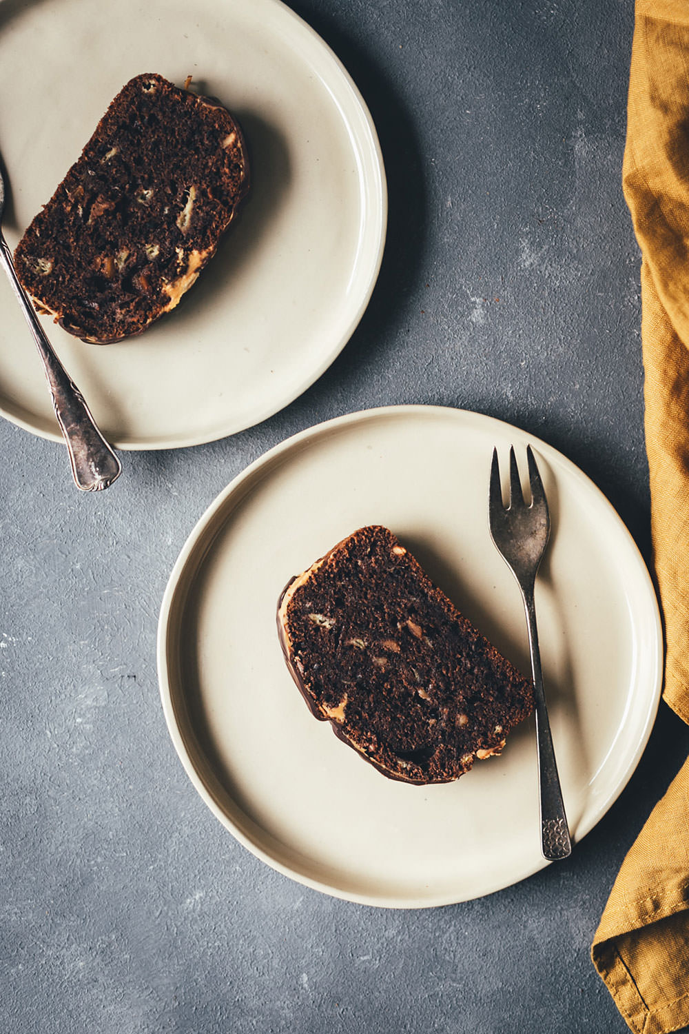 Rezept für Tiger Banana Bread – Bananenbrot mit Erdnussbutter und Schokolade | moeyskitchen.com #bananenbrot #bananabread #bananen #schokolade #erdnussbutter #kuchen #backen #kuchenbacken #rezepte #foodblogger