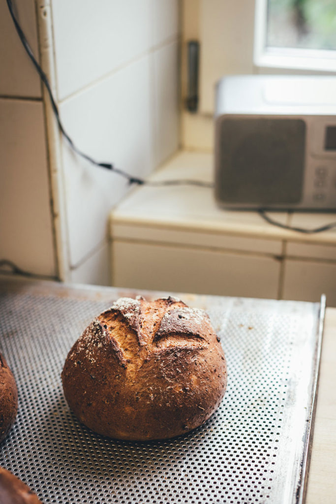 Kastanienbrot in Vicosoprano | moeyskitchen.com #kastanienbrot #brot #vicosoprano #graubünden #schweiz #bergell #blog #reise #reisebericht