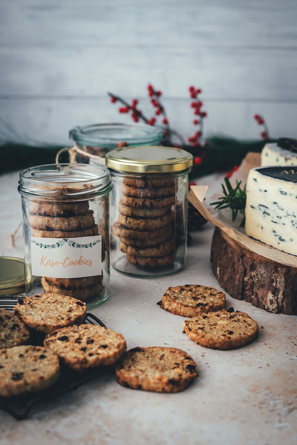 Käse-Cookies als Backmischung oder Kekse zum Verschenken | herzhaftes Shortbread mit Cranberries, Salzmandeln und Montagnolo | Weihnachtsgeschenke aus der Küche - kulinarische Geschenkidee als Alternative zu Weihnachtsplätzchen | moeyskitchen.com
