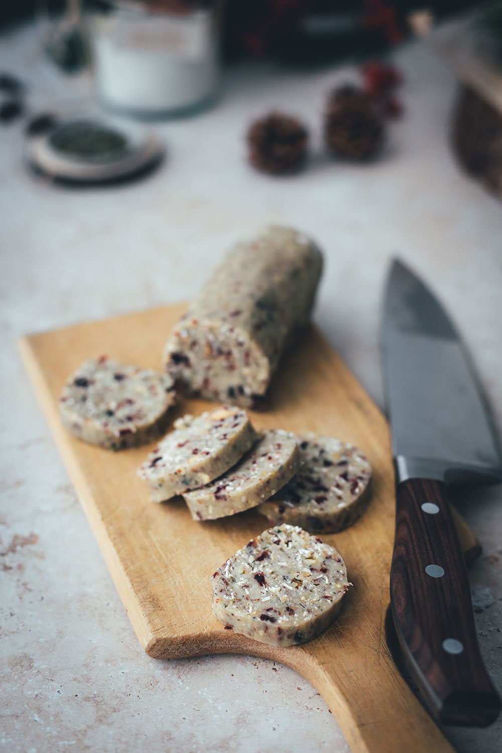 Käse-Cookies als Backmischung oder Kekse zum Verschenken | herzhaftes Shortbread mit Cranberries, Salzmandeln und Montagnolo | Weihnachtsgeschenke aus der Küche - kulinarische Geschenkidee als Alternative zu Weihnachtsplätzchen | moeyskitchen.com