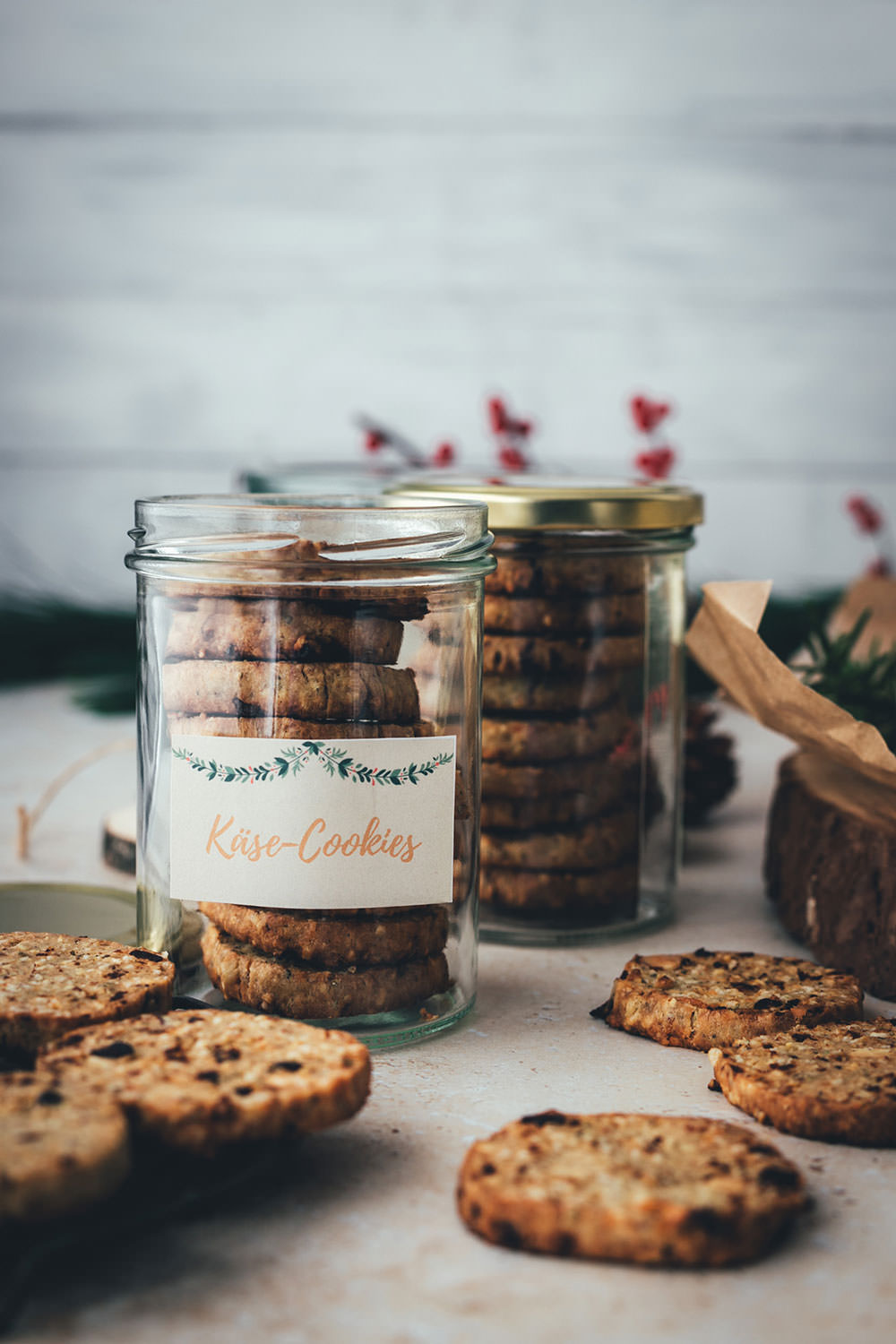 Käse-Cookies als Backmischung oder Kekse zum Verschenken | herzhaftes Shortbread mit Cranberries, Salzmandeln und Montagnolo | Weihnachtsgeschenke aus der Küche - kulinarische Geschenkidee als Alternative zu Weihnachtsplätzchen | moeyskitchen.com