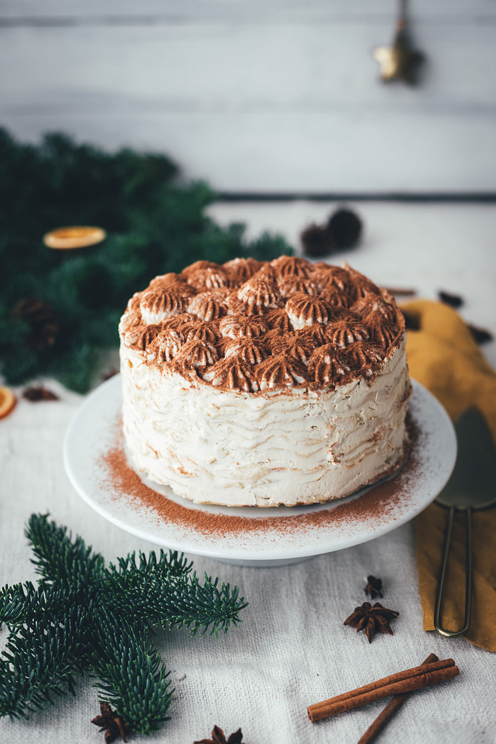 Rezept für Tearamisu Crêpes Torte | Tiramisu trifft Pfannkuchen-Torte | moeyskitchen.com #tearamisu #tiramisu #torte #kuchen #crepe #crepes #crepestorte #crepetorte #pfannkuchentorte #mascarponecreme #kühlschrankkuchen #rezept #foodblog #kuchenbacken