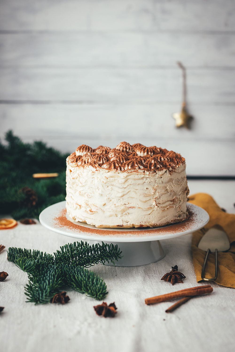 Rezept für Tearamisu Crêpes Torte | Tiramisu trifft Pfannkuchen-Torte | moeyskitchen.com #tearamisu #tiramisu #torte #kuchen #crepe #crepes #crepestorte #crepetorte #pfannkuchentorte #mascarponecreme #kühlschrankkuchen #rezept #foodblog #kuchenbacken