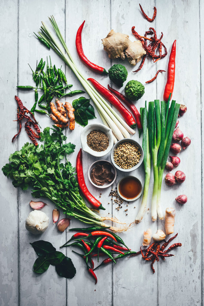 Rote, grüne und gelbe Currypaste für Thai-Curry. Grundrezepte für den Thermomix. | moeyskitchen.com