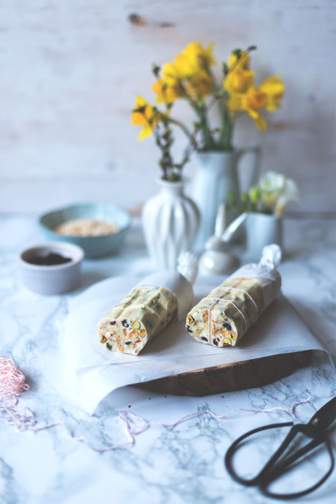 Rezept für weiße Schokoladensalami | Geschenke aus der Küche | Foodblogger-Osterbrunch | moeyskitchen.com