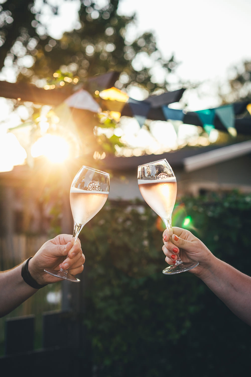 Prosecco DOC Rosé - prickelnder Schaumwein aus Nordostitalien | perfekt zum Aperitif an einem lauen Sommerabend | moeyskitchen.com