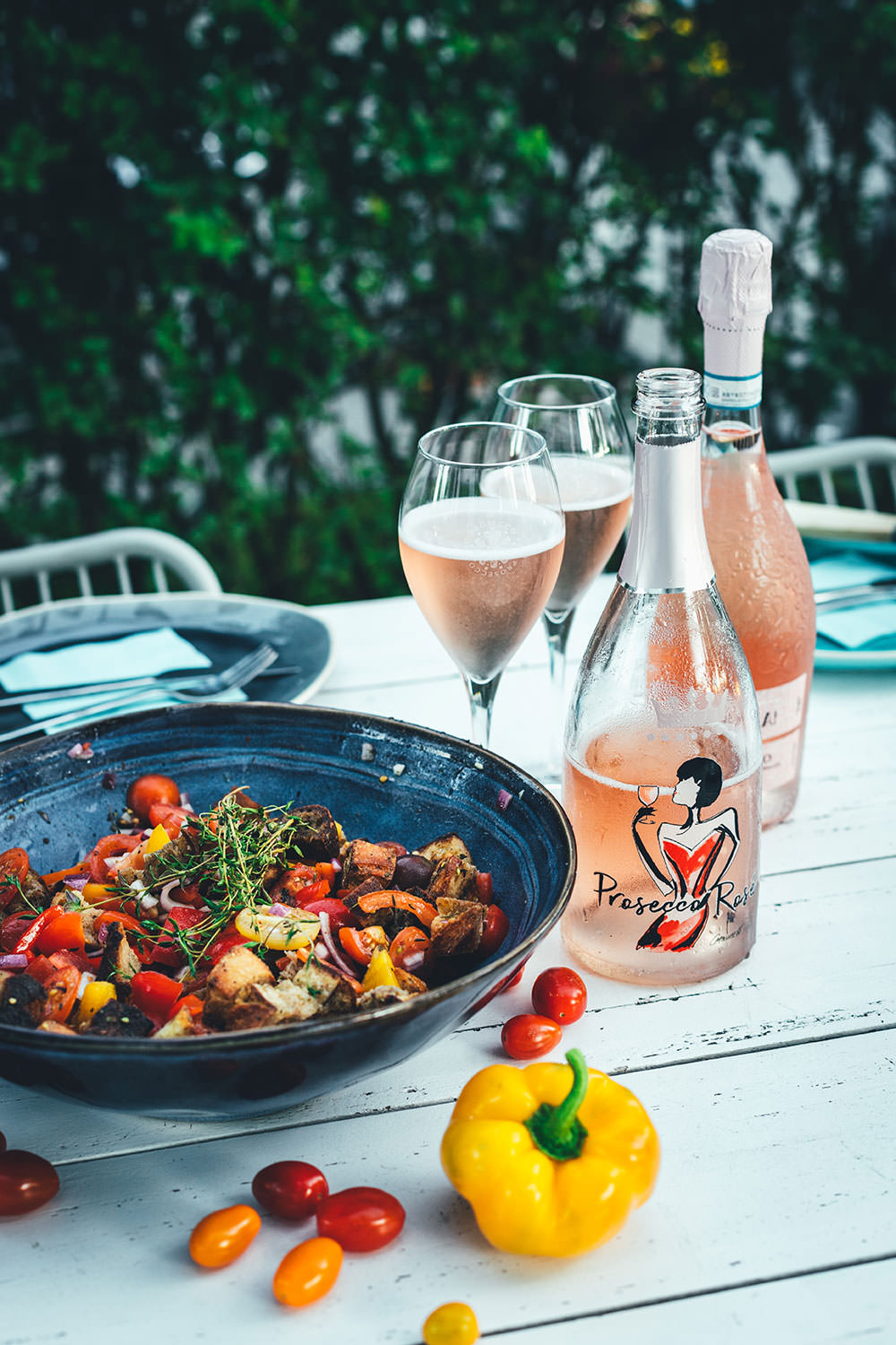 Prosecco DOC Rosé - prickelnder Schaumwein aus Nordostitalien | perfekt zum Aperitif an einem lauen Sommerabend | moeyskitchen.com