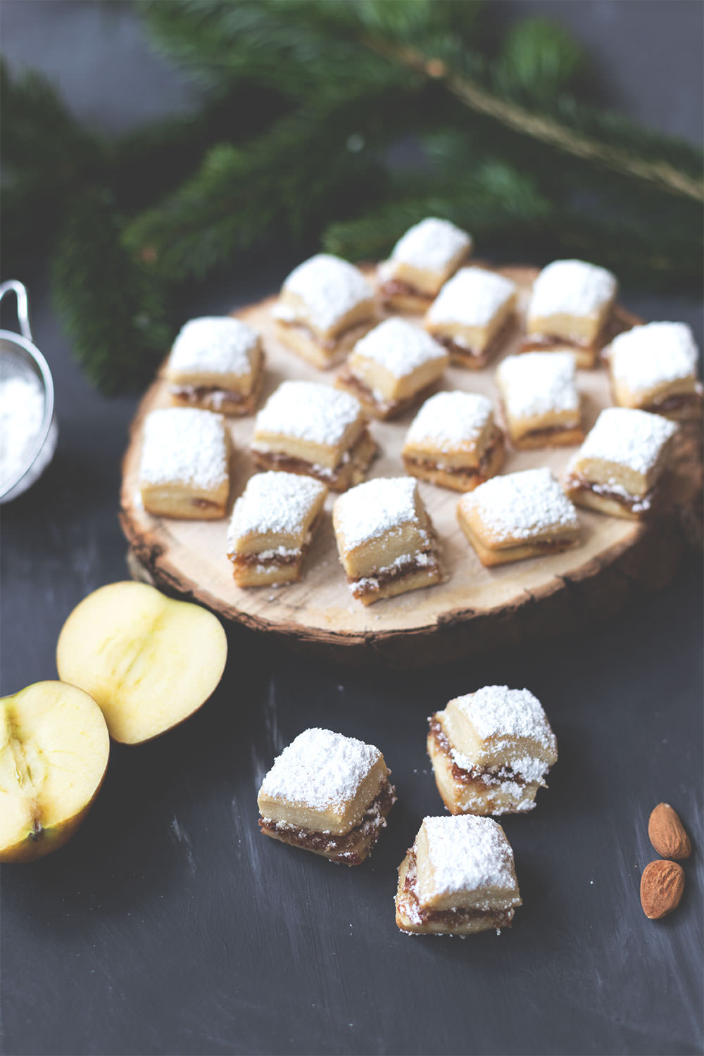 Bratapfel-Stollen-Konfekt aus dem Thermomix | moeyskitchen.com 