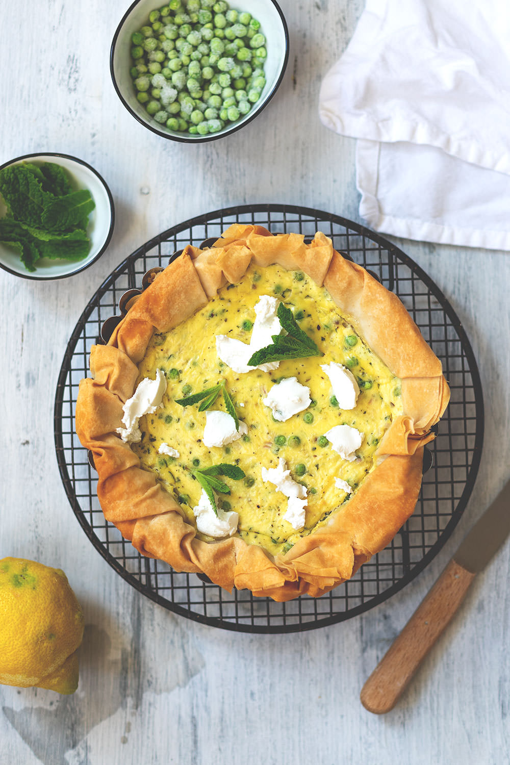 Rezept für Erbsen-Ricotta-Quiche mit Filoteig | moeyskitchen.com