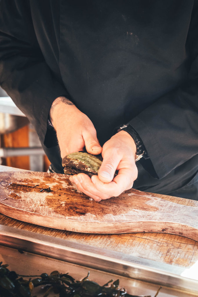 In der Danish Oyster Bar im Hafen von Glyngore. | moeyskitchen.com