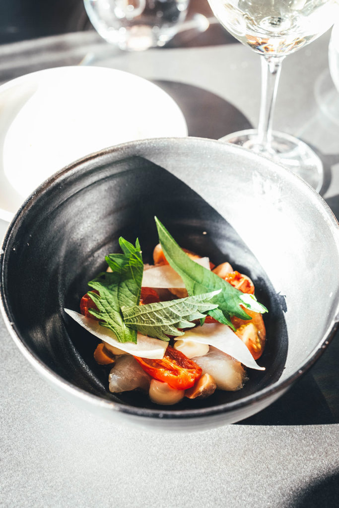 Im Restaurant Limfjordens Hus am Hafen von Glyngore am Limfjord in Dänemark. | moeyskitchen.com