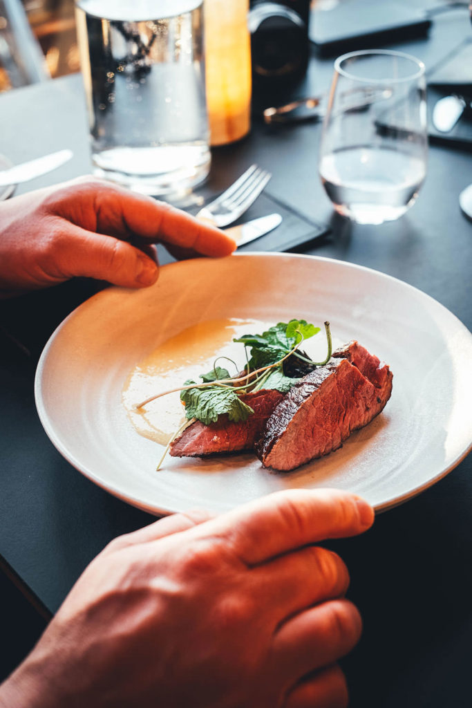 Im Restaurant Limfjordens Hus am Hafen von Glyngore am Limfjord in Dänemark. | moeyskitchen.com