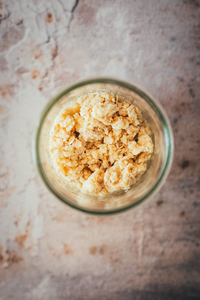 Super einfache Zubereitung meines Blitz-Rezepts für 10-Minuten-Apfelkuchen aus der Mikrowelle. Der schnellste Apfelkchen der Welt! | moeyskitchen.com