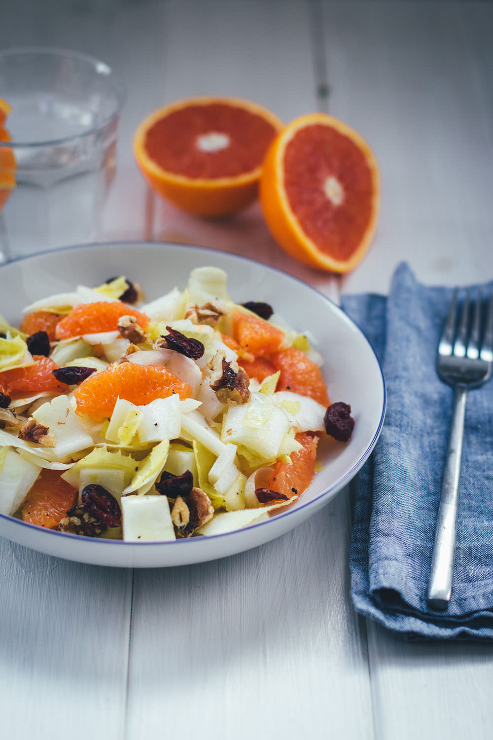 Rezept für leckeren Wintersalat: Chicorée-Orangen-Salat | moeyskitchen.com