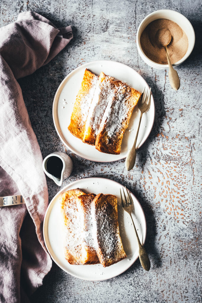 Das perfekte Frühstück ist für mich ganz klar French Toast. In diesem Rezept zeige ich euch, wie ihr im Handumdrehen geniales French Toast in eurem Airfryer hinbekommt. Meine French Toast Sticks oder auch French Toast Bites aus der Heißluftfritteuse schmecken nicht nur zum Sonntagsfrühstück! | moeyskitchen.com